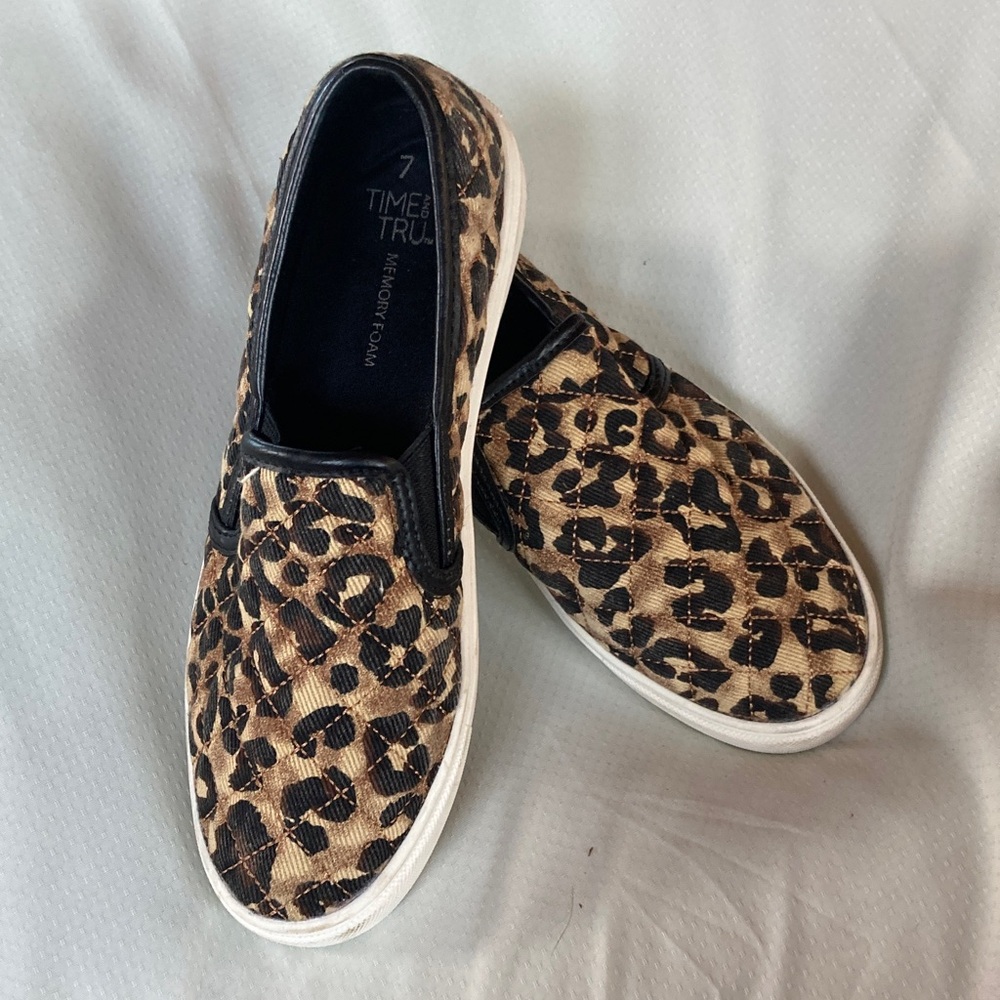 Time and Tru Quilted Leopard Print Flats Size 7